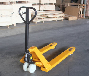 What is the significance of using manual forklift with pallet