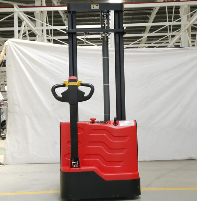Difference between electric stacker and electric carrier