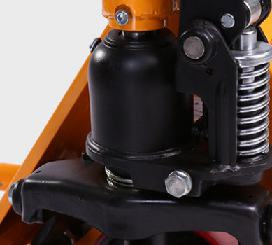 There are two types of cylinders for manual hydraulic carriers