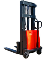 The method of lifting and hoisting with hydraulic stacker crane and rigging equipment