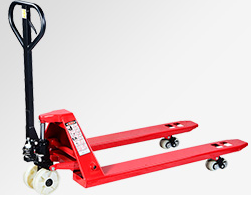 Mark the fork height when using a manual hydraulic forklift