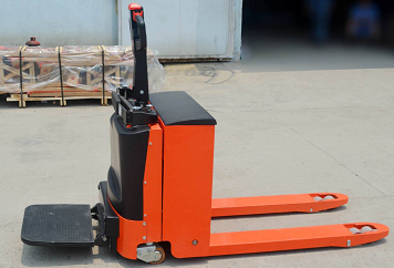 How to maximize the normal use of electric forklift batteries