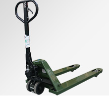 Manual hydraulic forklift for cargo handling in vegetable wholesale market