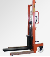 The core component of the manual hydraulic stacker is the hydraulic pump