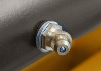 The benefits of installing grease fittings on the active joints of manual hydraulic transport vehicles