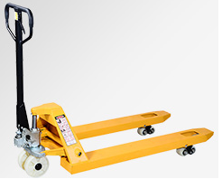 The relationship between the descent speed of the fork of a manual hydraulic transport vehicle and the weight of the cargo